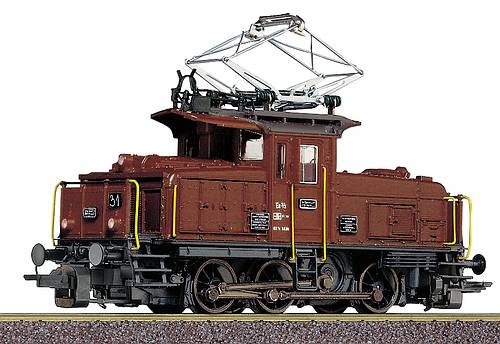 Electric locomotive Ee 3/3 with Digital couplers<br /><a href='images/pictures/Roco/62668.jpg' target='_blank'>Full size image</a>